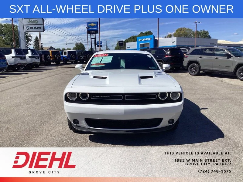Used 2021 White Dodge SXT image 2
