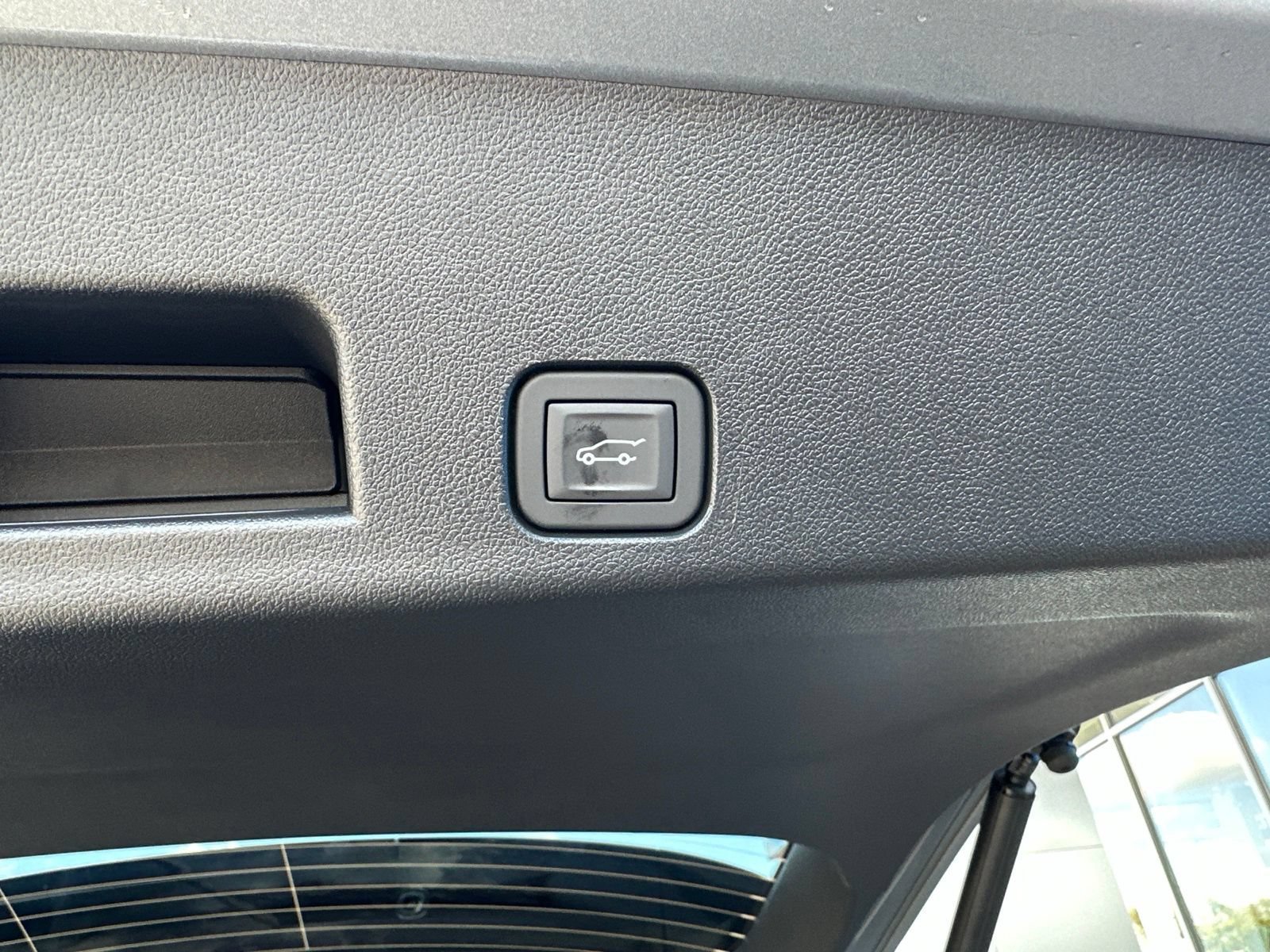 2027 Chevrolet Traverse LT - Photo 11