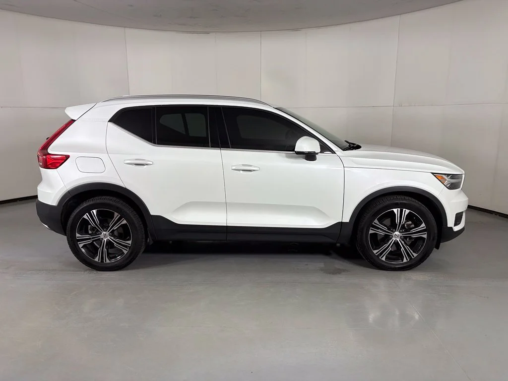 Used 2020 White Volvo T5 Inscription image 9
