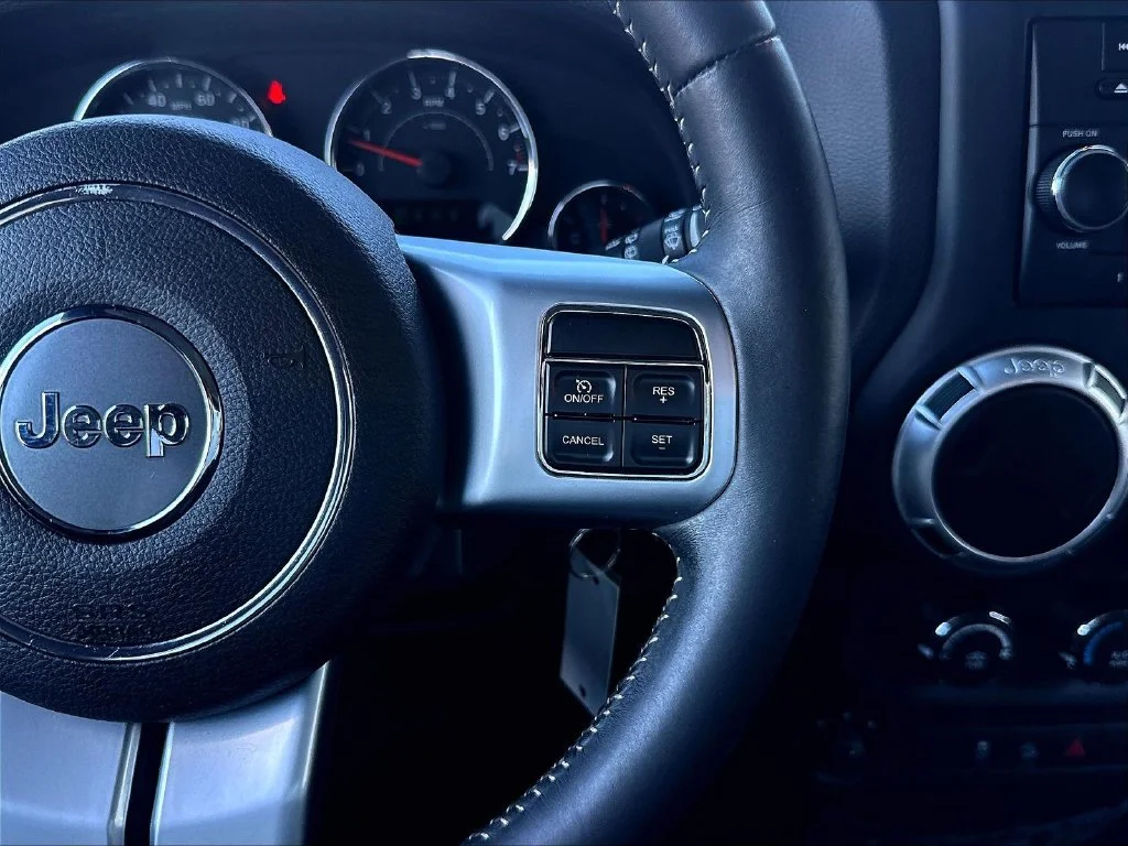 Used 2013 True Blue Pearlcoat Jeep Sport image 17