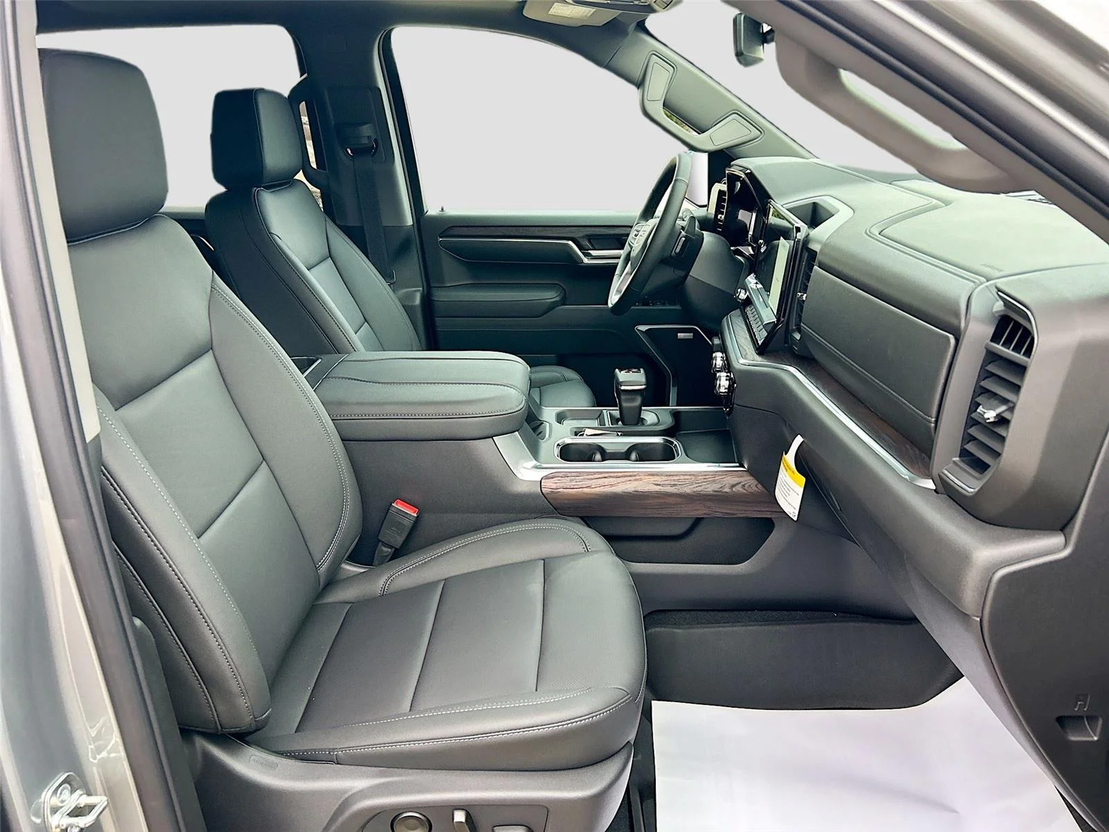 2026 GMC Sierra 1500 SLT - Photo 27