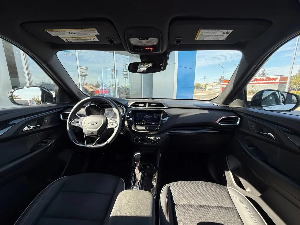 Used 2023 SUMMIT WHITE Chevrolet RS image 17