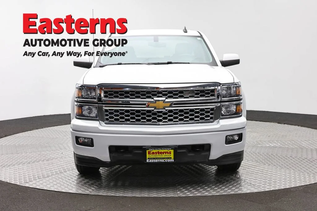 Used 2015 White Chevrolet LT image 2