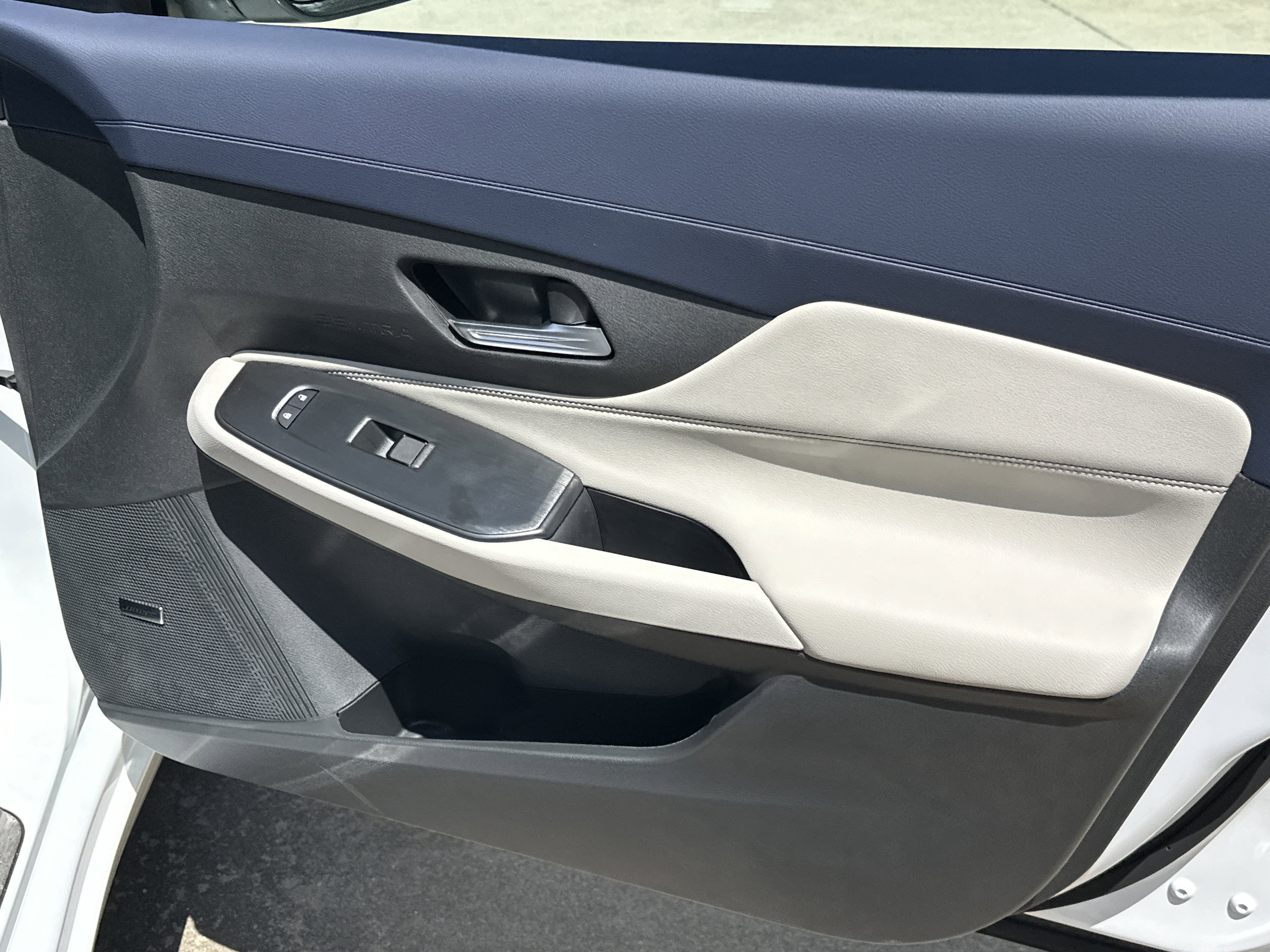New 2026 Aspen White Tricoat Nissan SL image 15