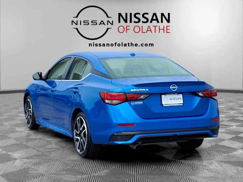 Used 2025 Blue Nissan SR image 5
