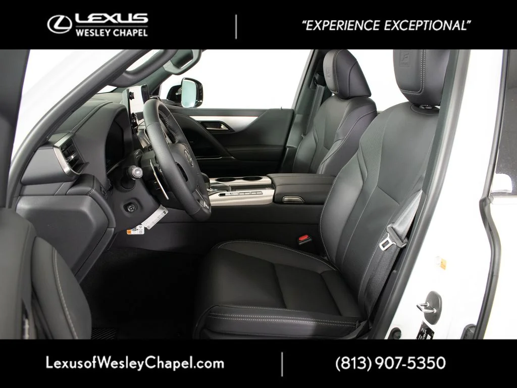 2026 Lexus LX 700h F-Sport - Photo 7