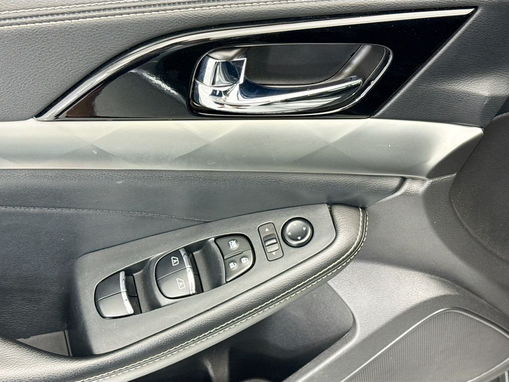 Used 2023 Gun Metallic Nissan SV image 22