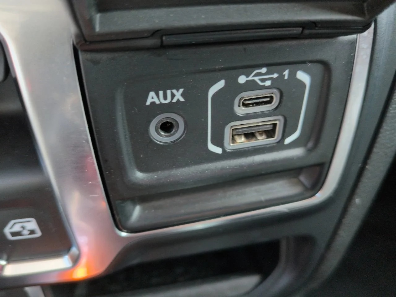 Used 2019 Crystal Metallic Jeep Rubicon image 20
