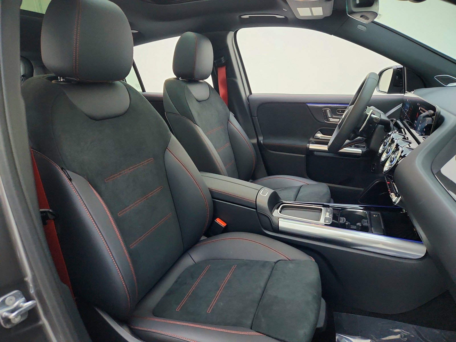 New 2026 Mountain Grey Metallic Mercedes-Benz AMG® GLA 35 4MATIC SUV image 13