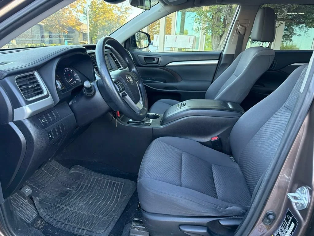Used 2017 Walnut Toyota LE Plus image 19