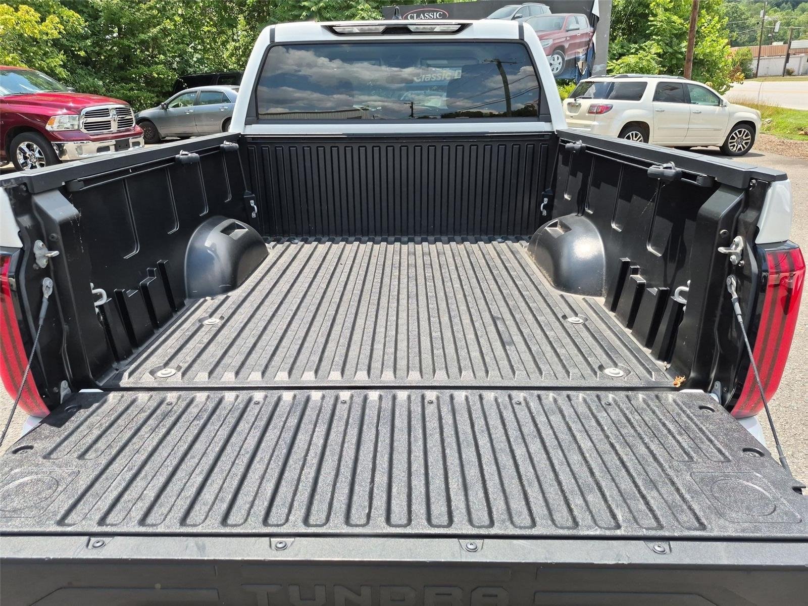 Used 2023 Ice Cap Toyota SR5 image 33