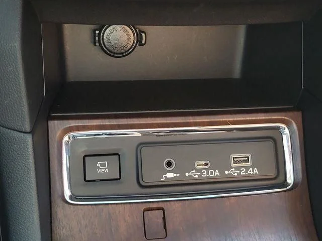 Used 2025 Brown Subaru Touring image 28
