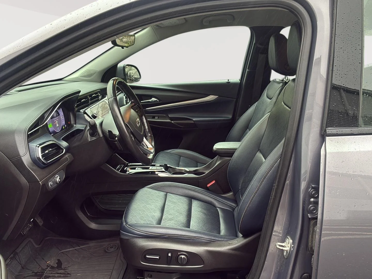 Used 2022 Gray Ghost Metallic Chevrolet Premier image 26