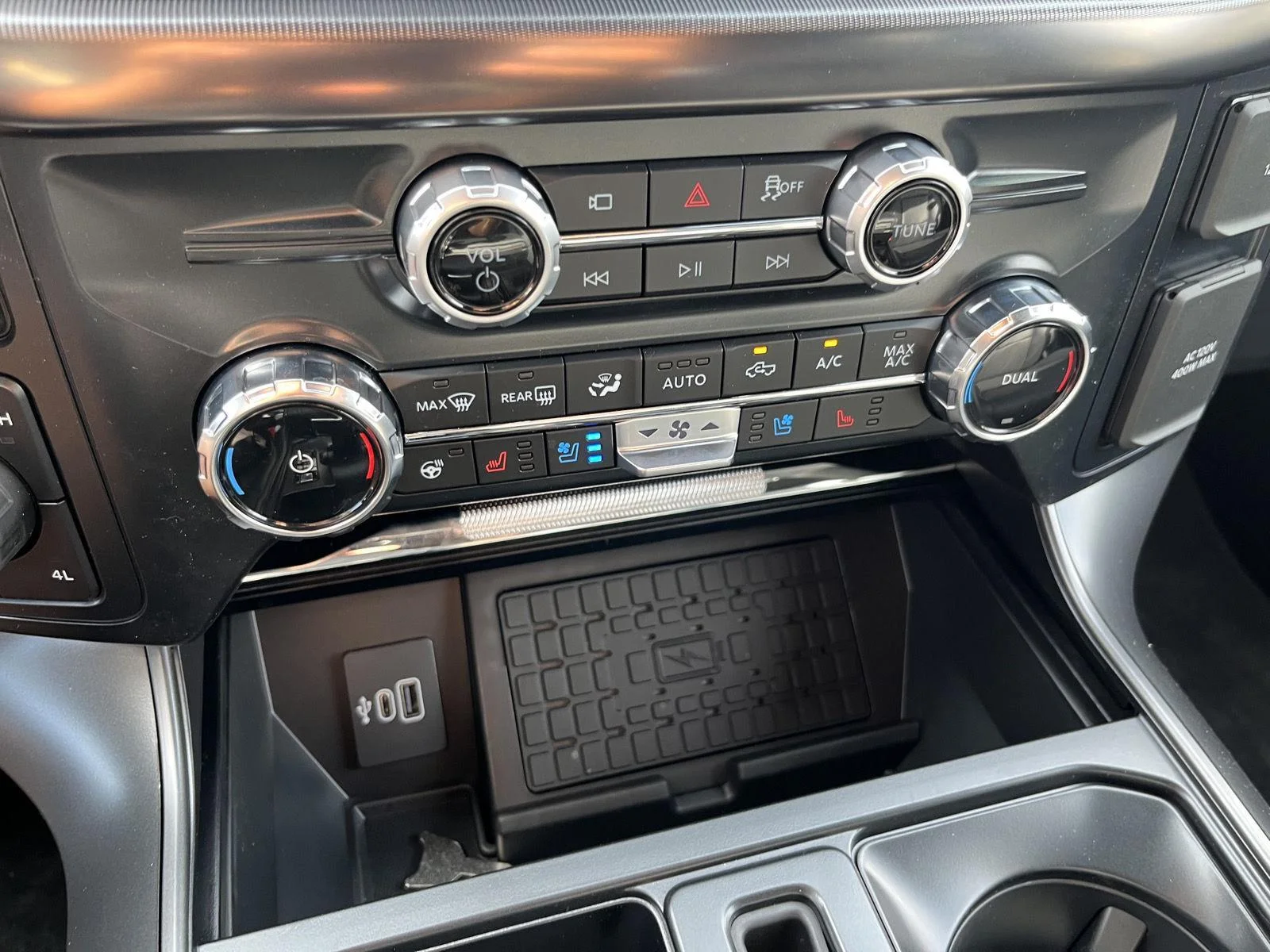 New 2026 Star White Metallic Tri-Coat Ford Lariat® image 21