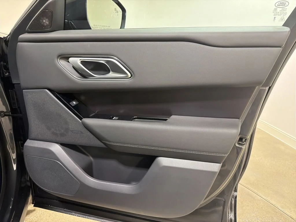 New 2026  Land Rover P250 Base image 23