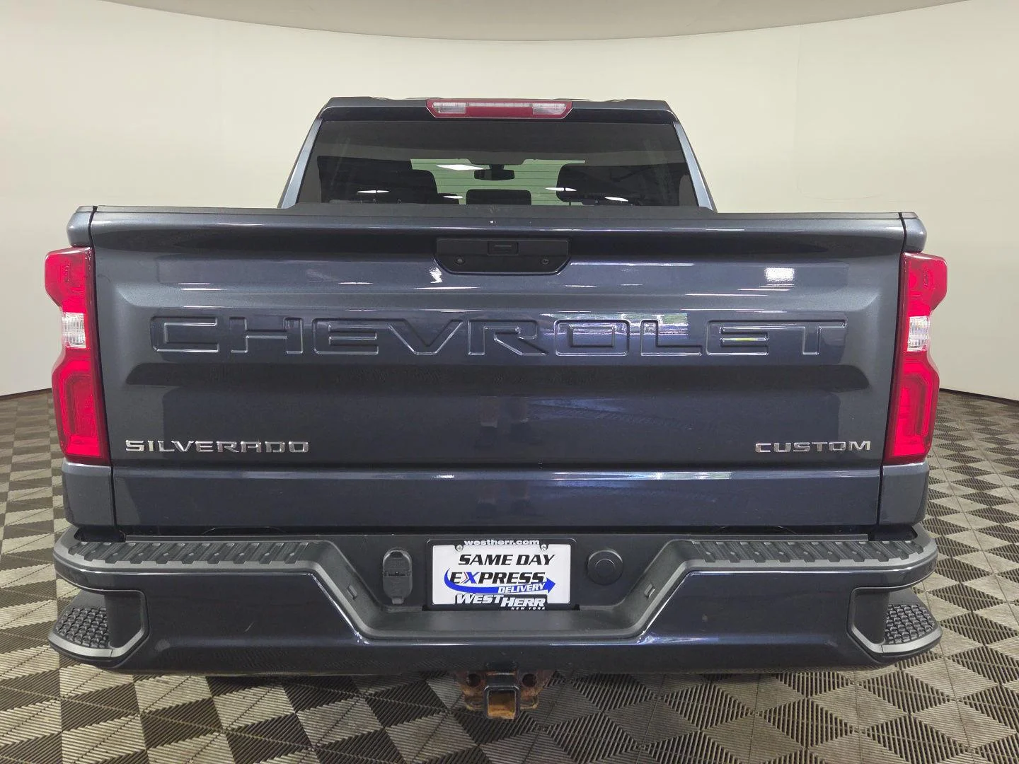 Used 2021 Shadow Gray Metallic Chevrolet Custom image 16