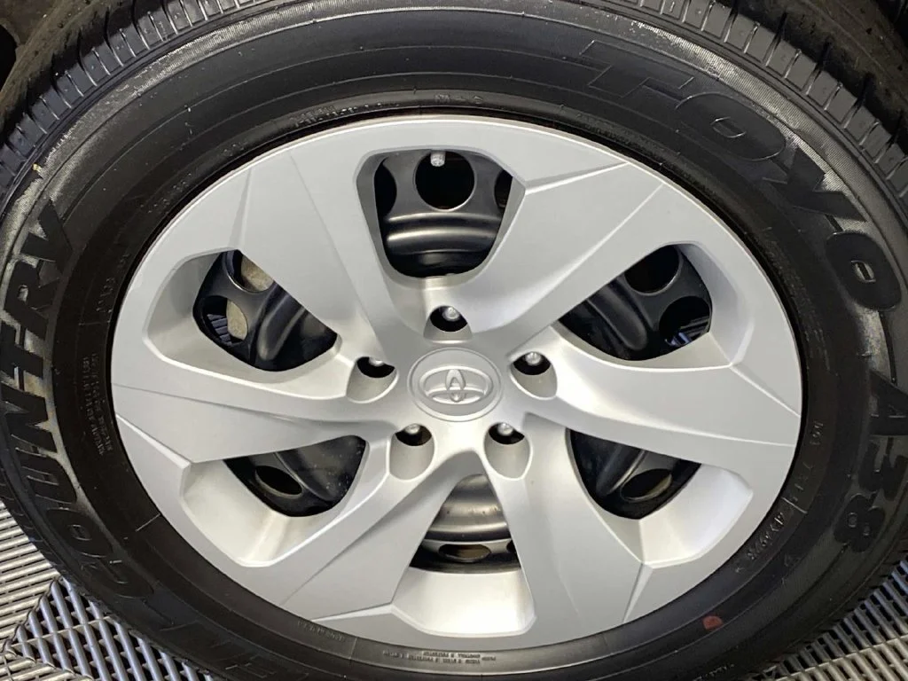Used 2024 Ice Toyota LE image 28