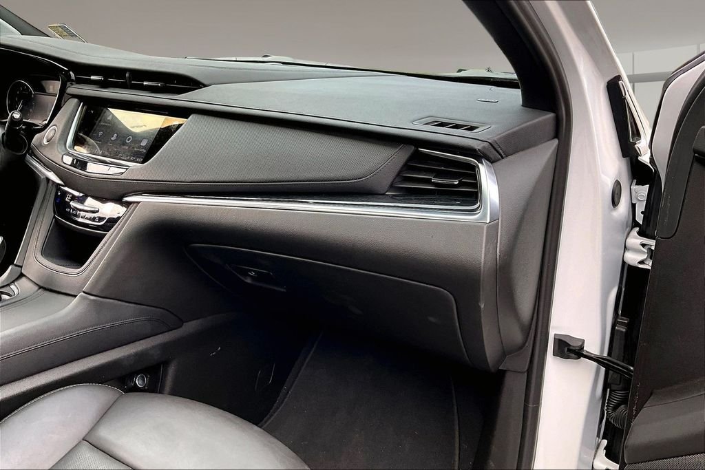 Used 2025 White Cadillac Premium Luxury image 16