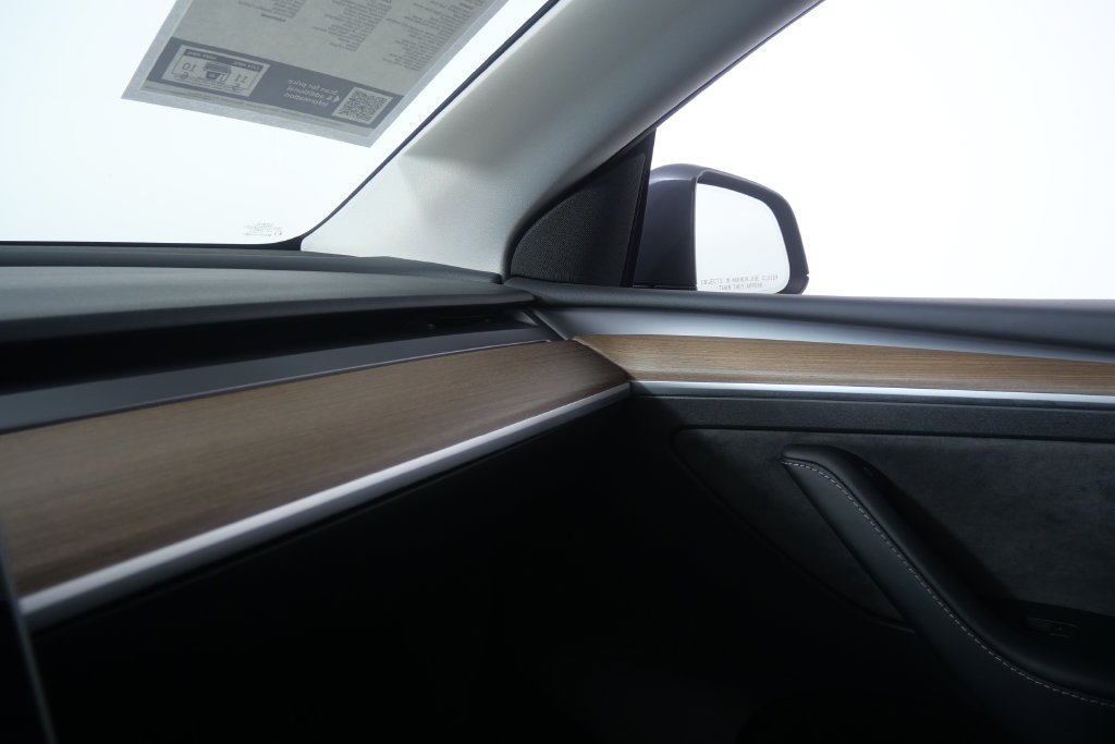 Used 2023  Tesla Performance image 27