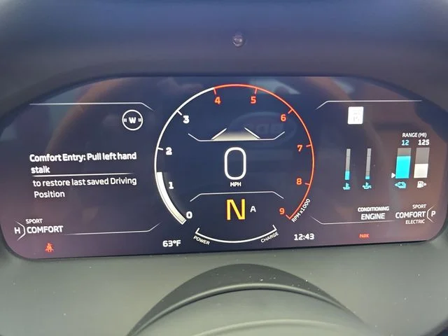 Used 2023  McLaren TechLux image 12