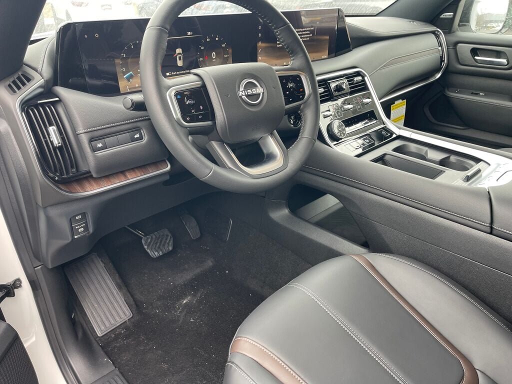 New 2026 Aspen White Tricoat Nissan SL image 6