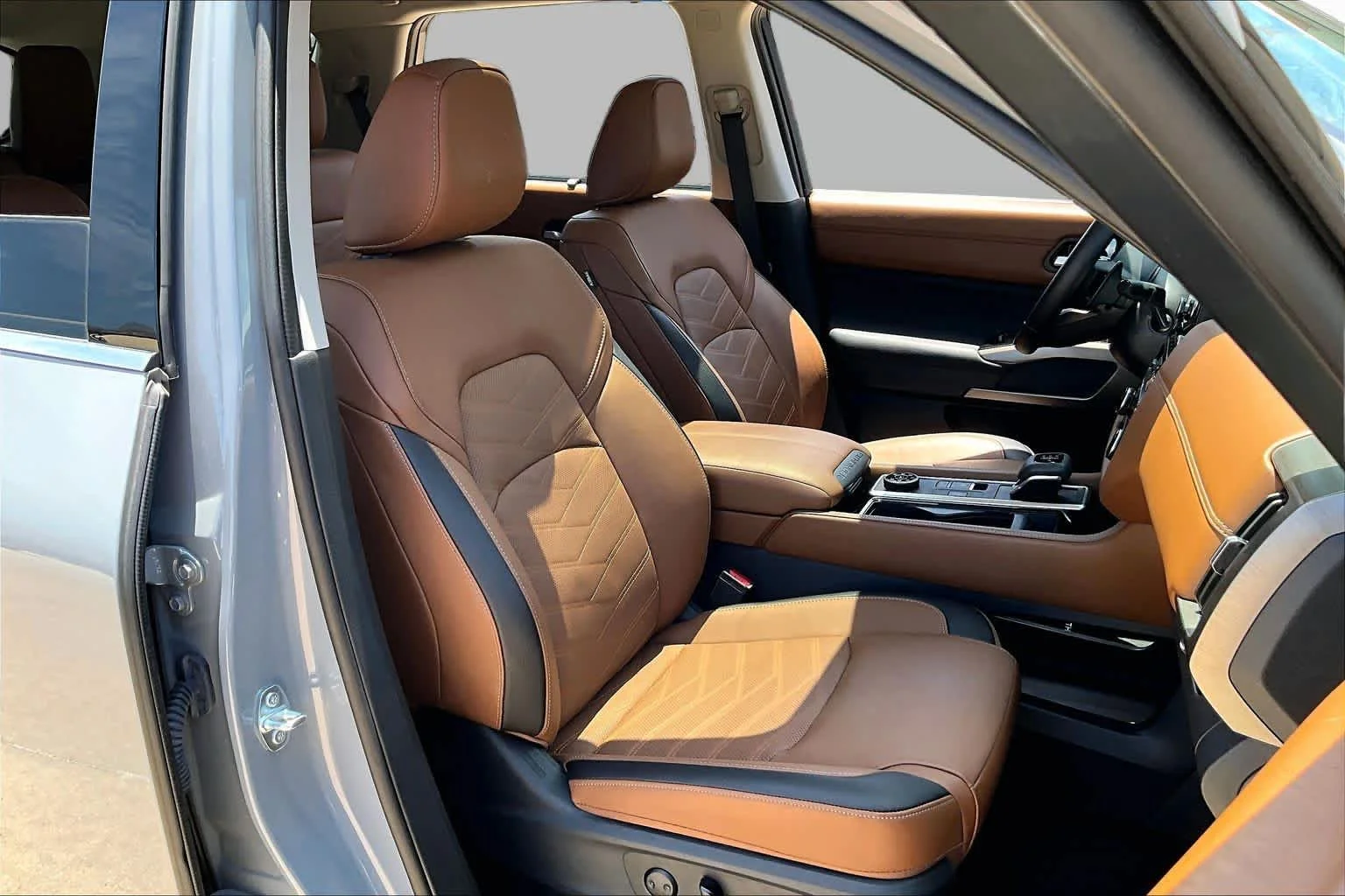 Used 2025 Boulder Gray Pearl Nissan Platinum image 9