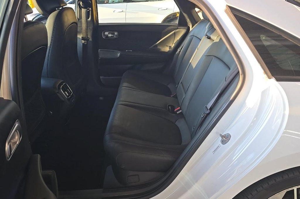 Used 2024 White Hyundai SEL image 7