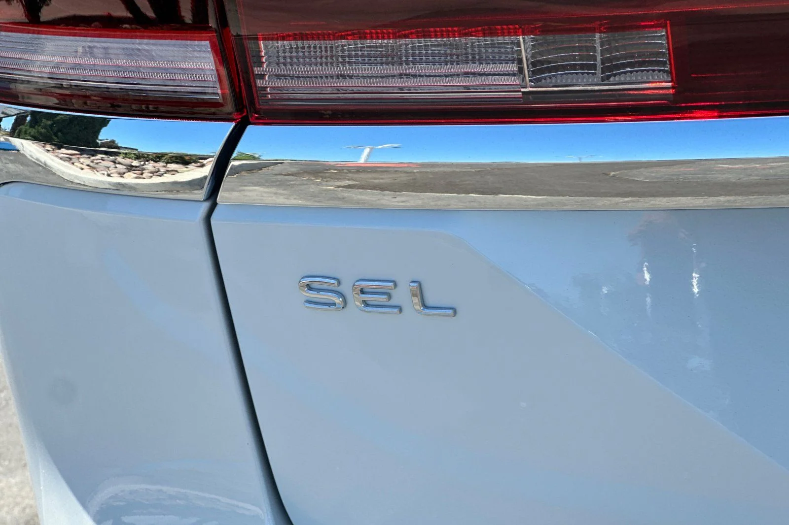 New 2026 White Volkswagen 2.0T SEL Premium R-Line image 7