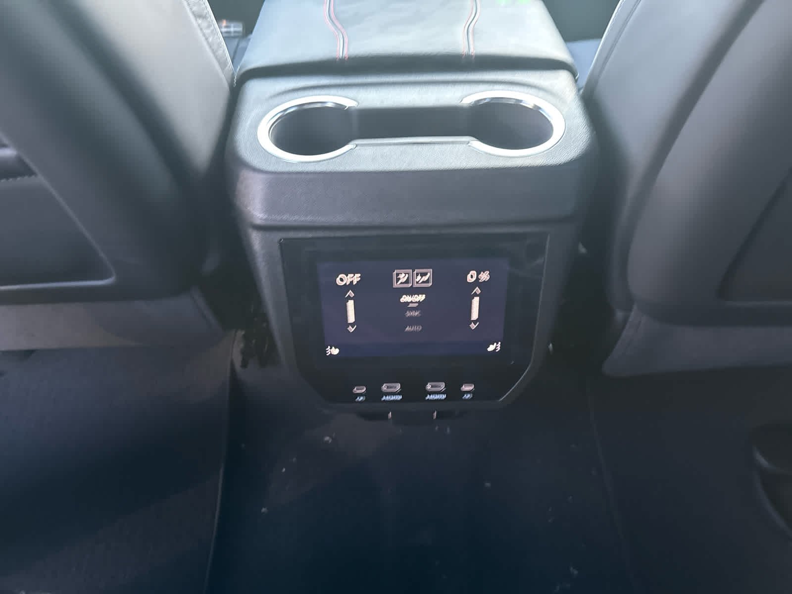 2026 GMC Yukon XL AT4 Ultimate - Photo 15