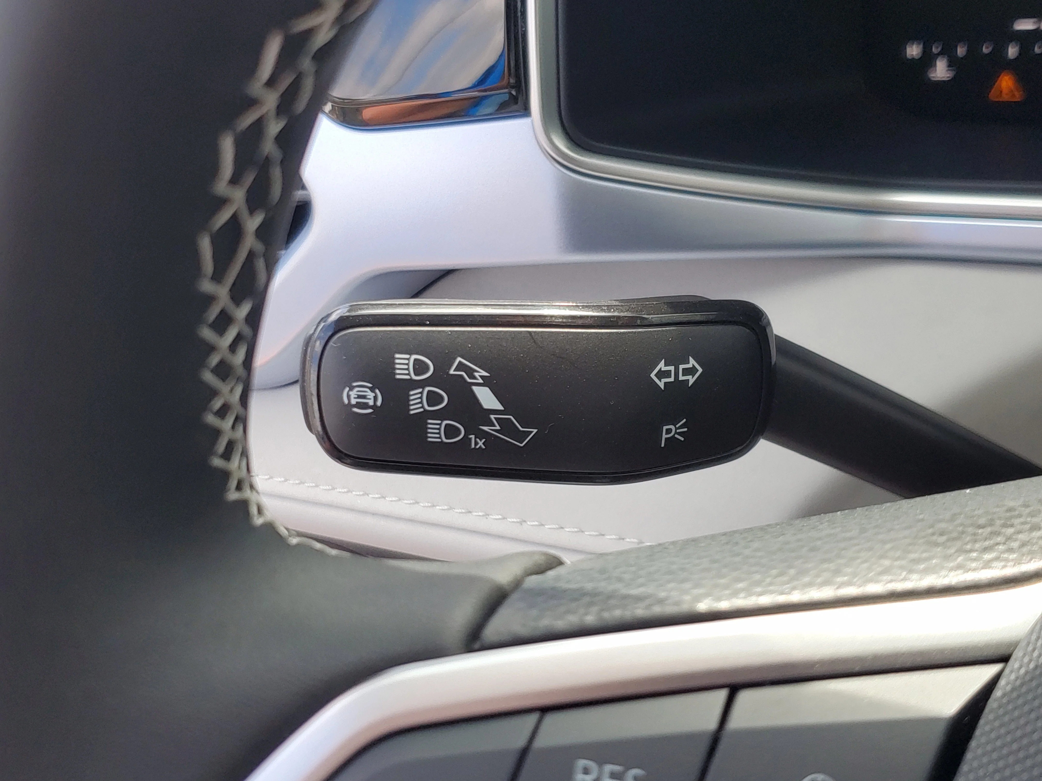 New 2026 Blue Volkswagen SE image 29