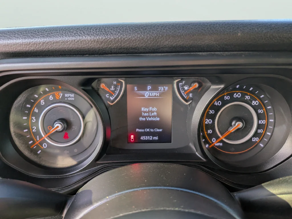 Used 2025 White Jeep Sport S image 29