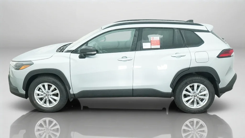 New 2026 Sonic Silver Toyota LE image 2