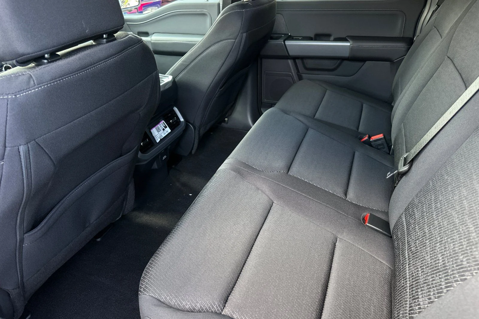 New 2026 Carbonized Gray Metallic Ford XLT image 11