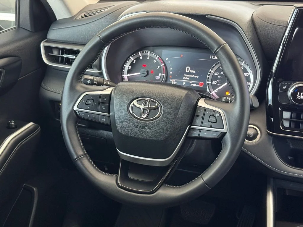 Used 2024 Silver Toyota XLE image 28
