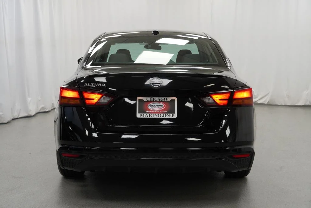 Used 2025 Black Nissan 2.5 SV image 17