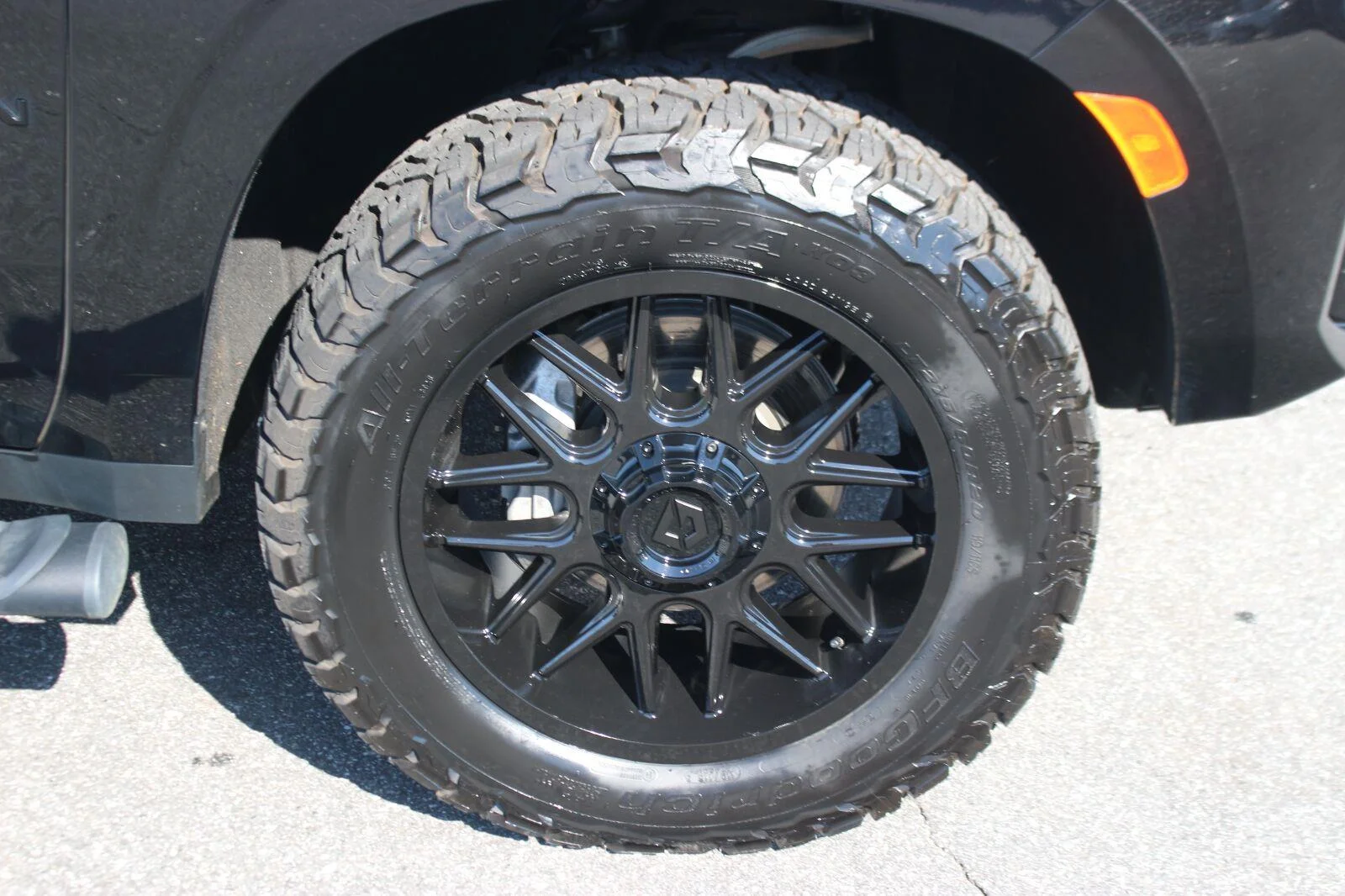 Used 2024 Black Chevrolet Z71 image 42