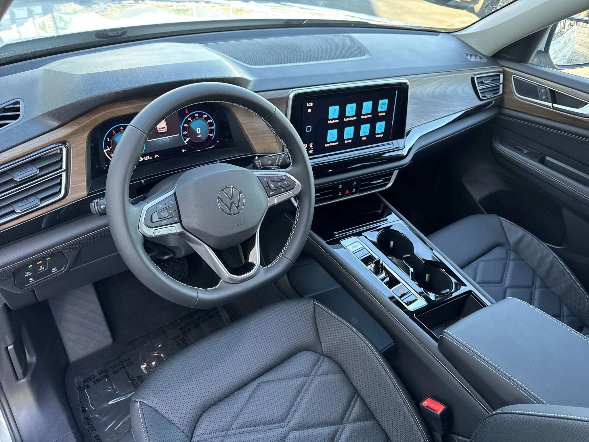 New 2026 Opal White Pearl Volkswagen 2.0T SE w/Technology image 1