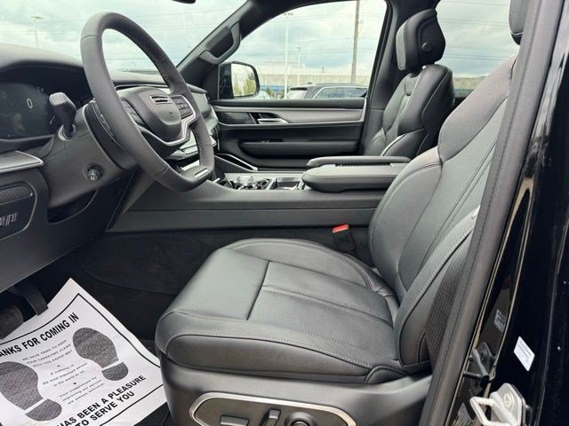 New 2026 High Gloss Black Exterior Paint Jeep Limited Reserve image 8