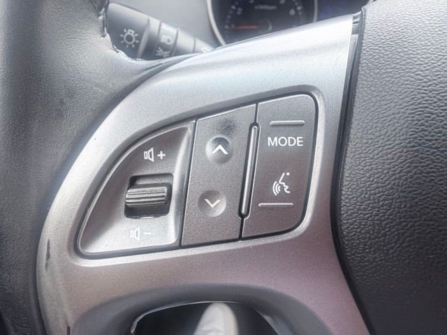 Used 2015 Gray Hyundai SE image 10