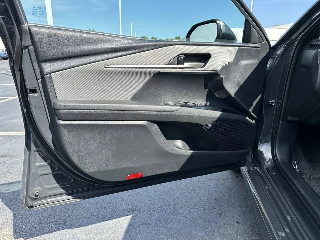 Certified Used 2025  Toyota SE image 21