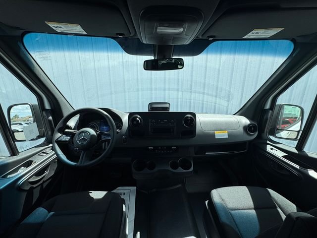 New 2026 Arctic White Mercedes-Benz Crew 170 WB image 22