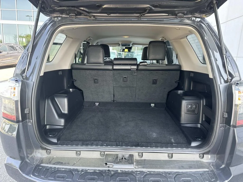 Used 2024  Toyota SR5 Premium image 29