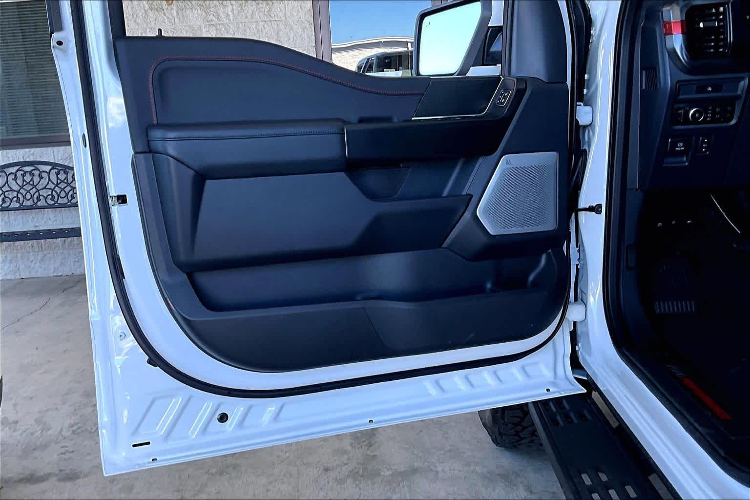 Used 2025 Oxford White Ford Raptor image 39