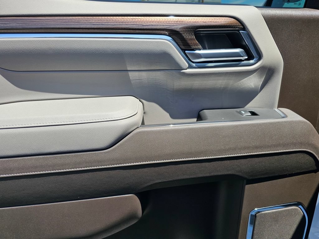 New 2026 Summit White Chevrolet LT Trail Boss image 17