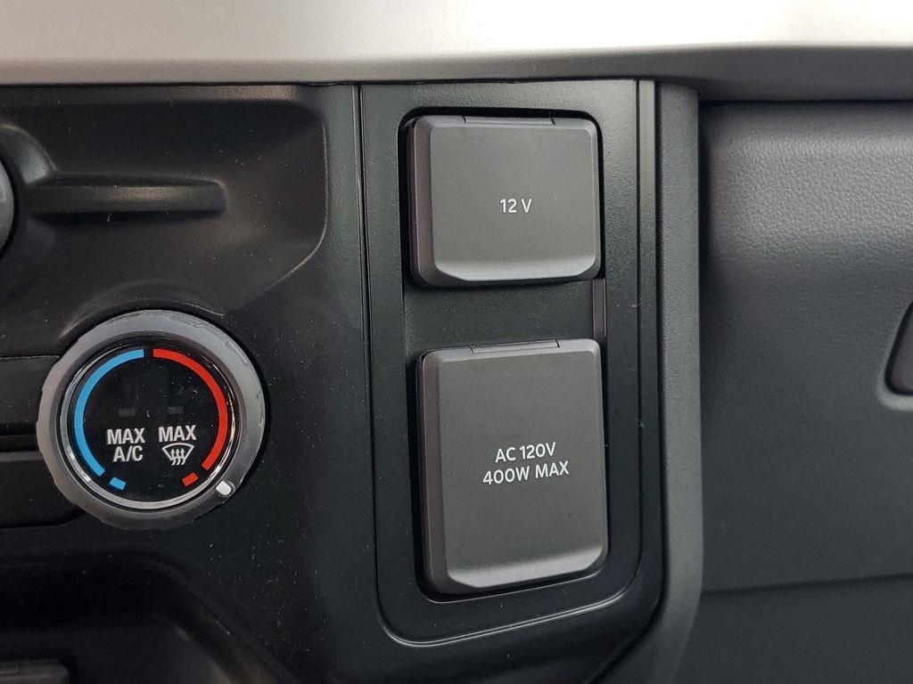 New 2025 Oxford White Ford F-550® XL image 19