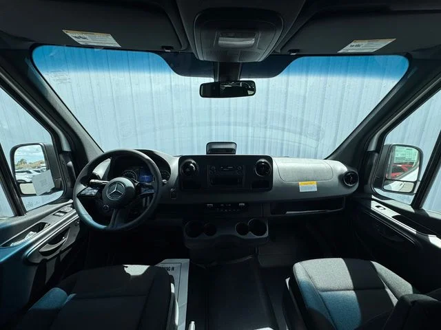 New 2026  Mercedes-Benz Crew 170 WB image 22
