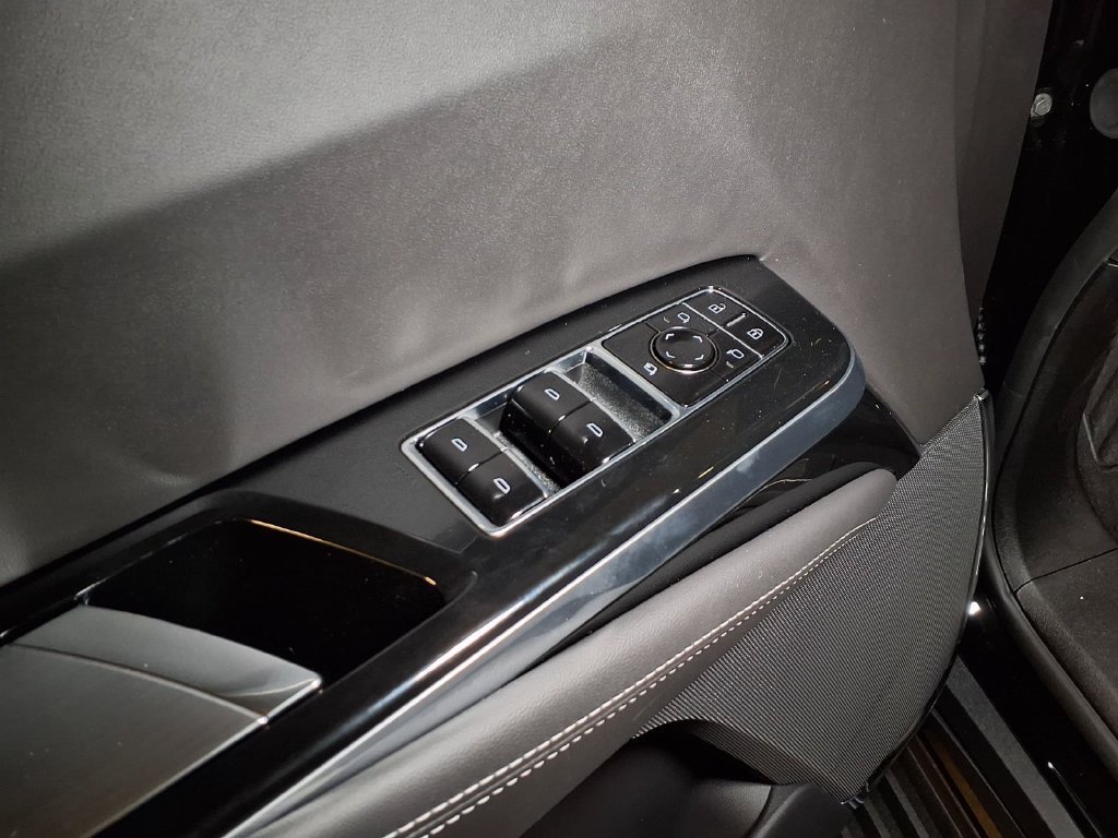 2027 Cadillac Escalade Platinum Sport - Photo 15