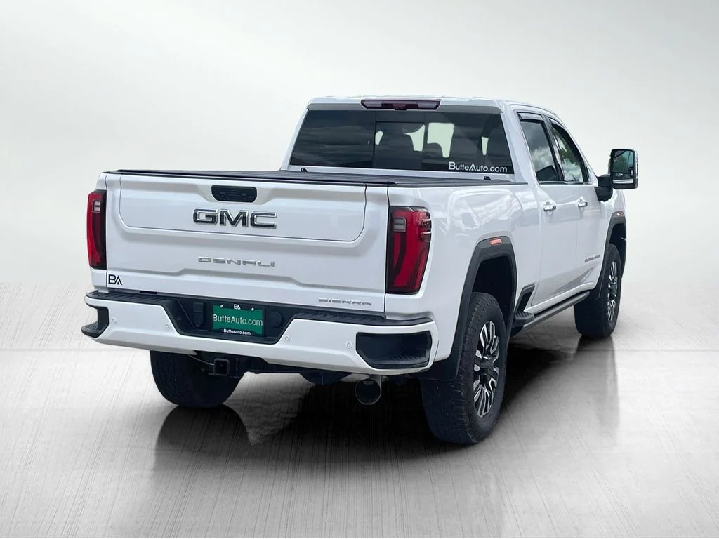 Used 2024 White Frost Tricoat GMC Denali Ultimate image 3