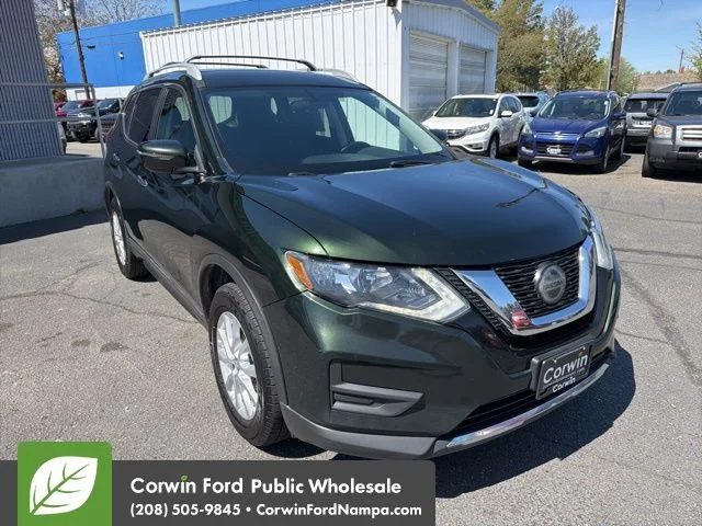 Used 2018 Green Nissan SV image 3