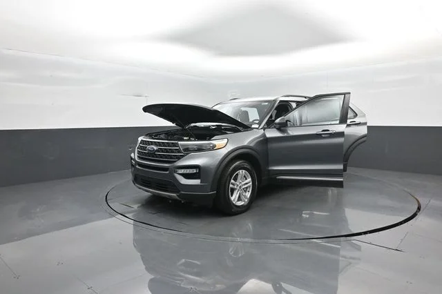 Certified Used 2024 Gray Metallic Ford XLT image 20
